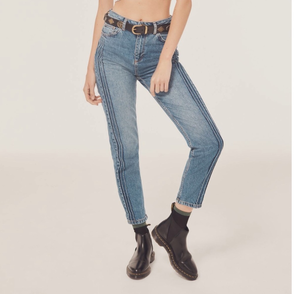 Urban Outfitters BDG Mom Jeans - Light Wash